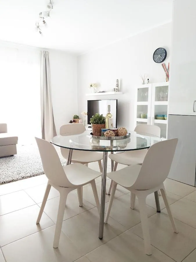 Janias Alcala Apartment
