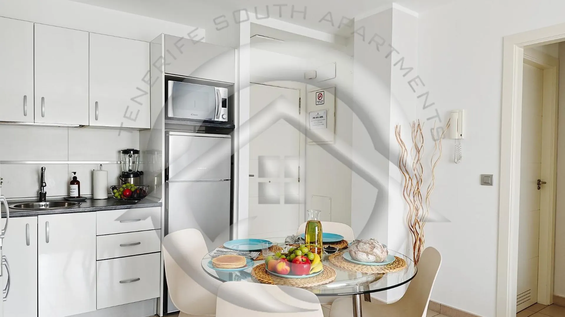 Janias Alcala Apartment