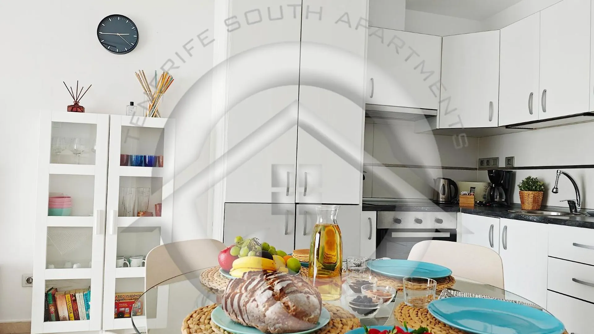 Janias Alcala Apartment