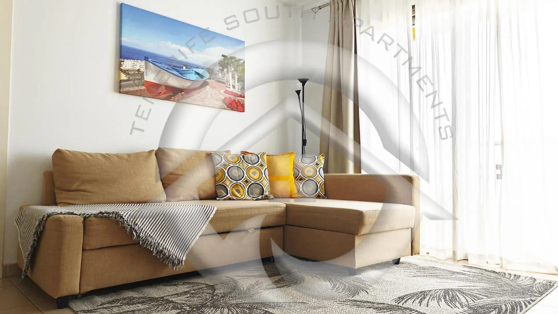 Janias Alcala Apartment